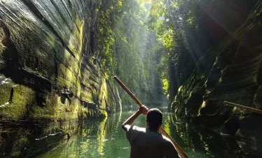 দেবতাখুম: পাহাড়ের গহীনে এক জাদুকরী জলধারা